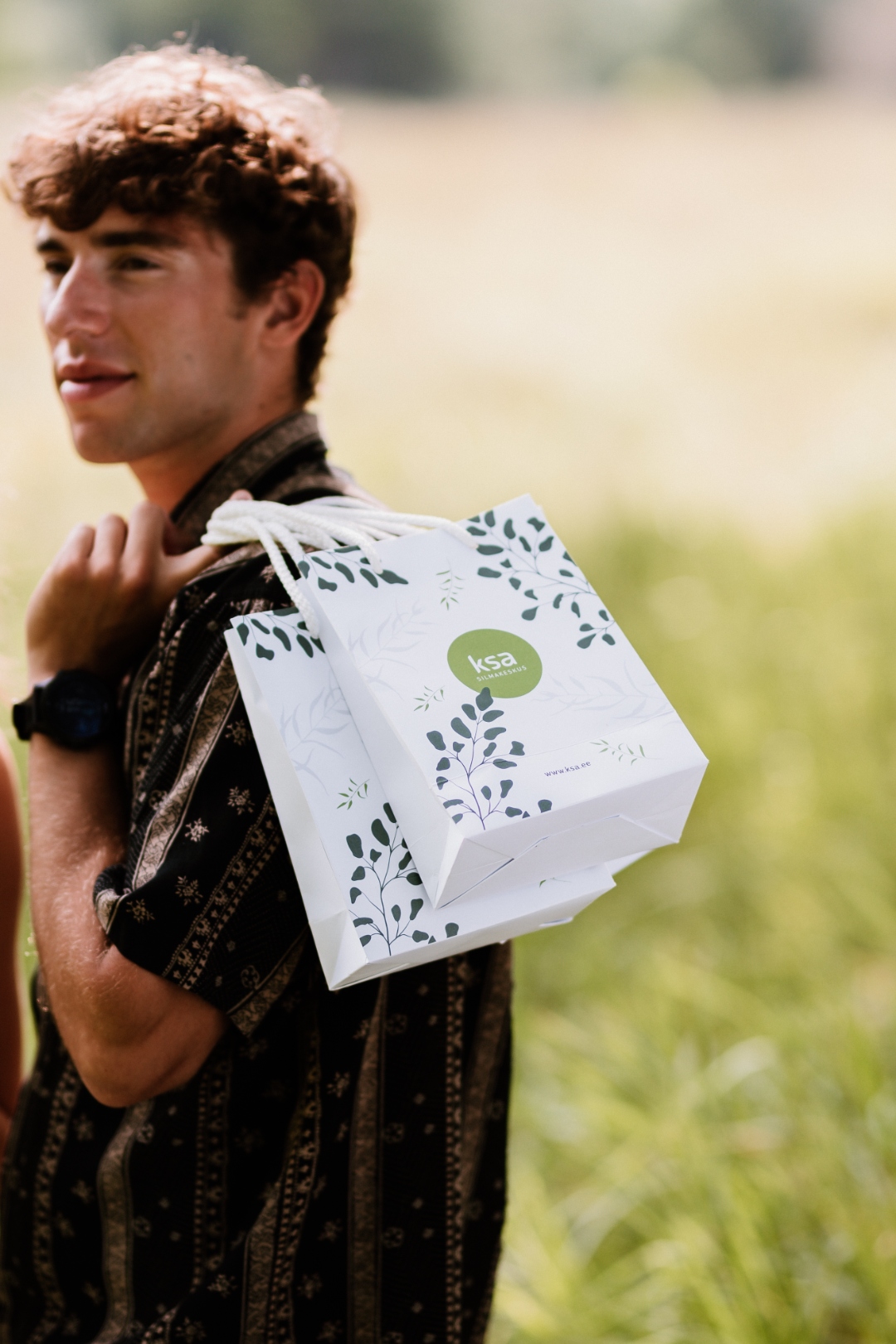 Satisfied patient with KSA bag — Flow3 complete